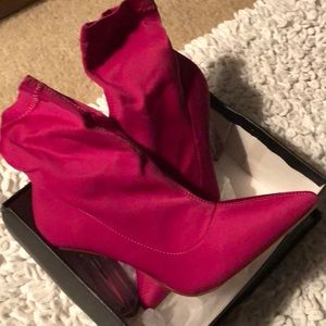 Dark pink Booties